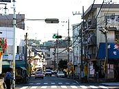 �O��