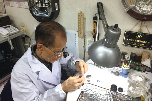 森本時計店　店内