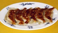 名物栄楽ギョーザ