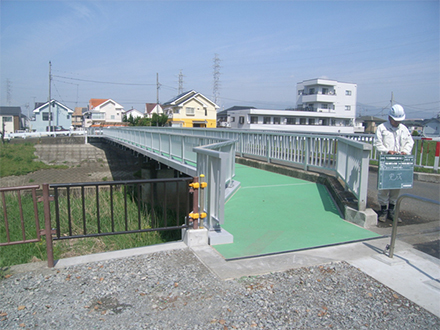 橋りょう歩道増設工事（下之宮橋）