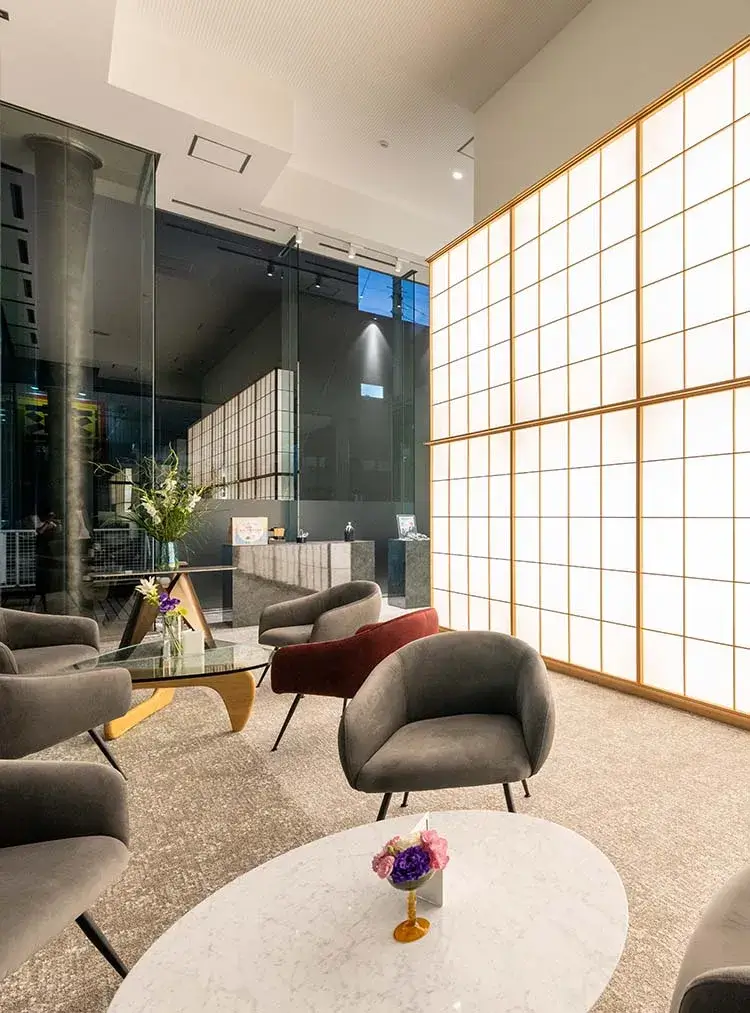 家族葬のそうえん町田鶴川ホール　ホワイエ