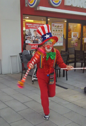 明るく元気なピエロです