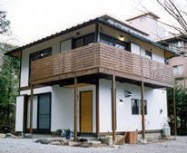 自然素材で建てた家　外観